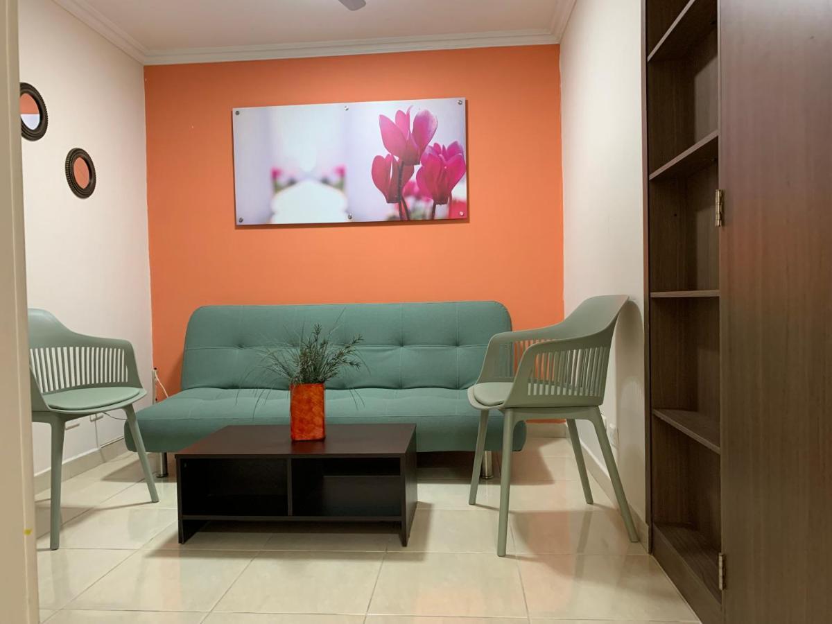 Apartamentos Laureles De La 70 Меделин Екстериор снимка