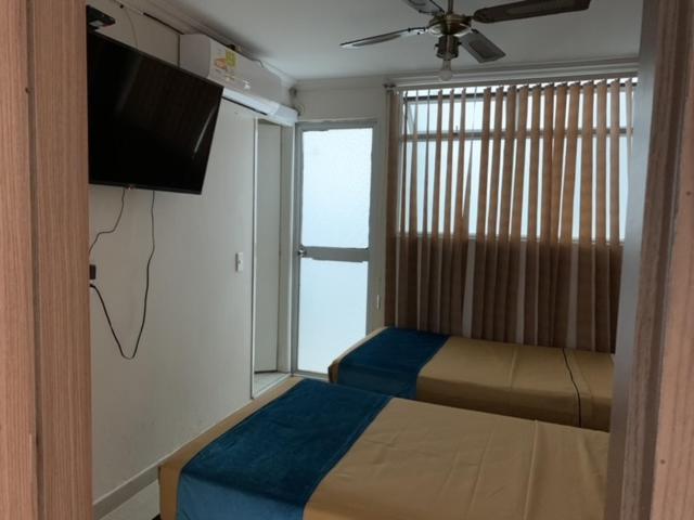 Apartamentos Laureles De La 70 Меделин Екстериор снимка