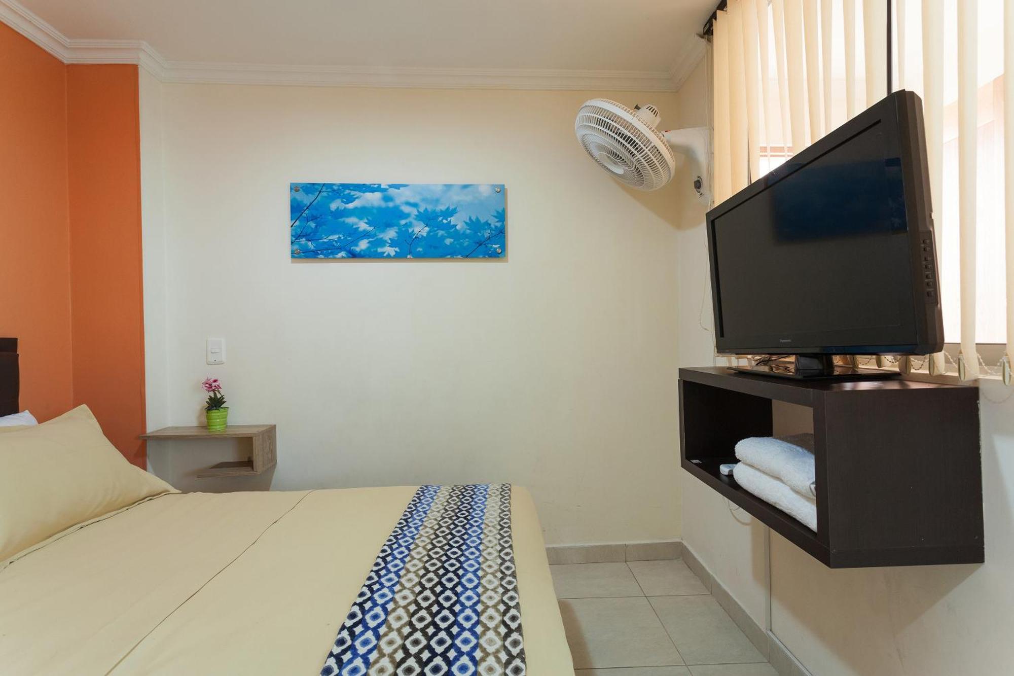 Apartamentos Laureles De La 70 Меделин Екстериор снимка