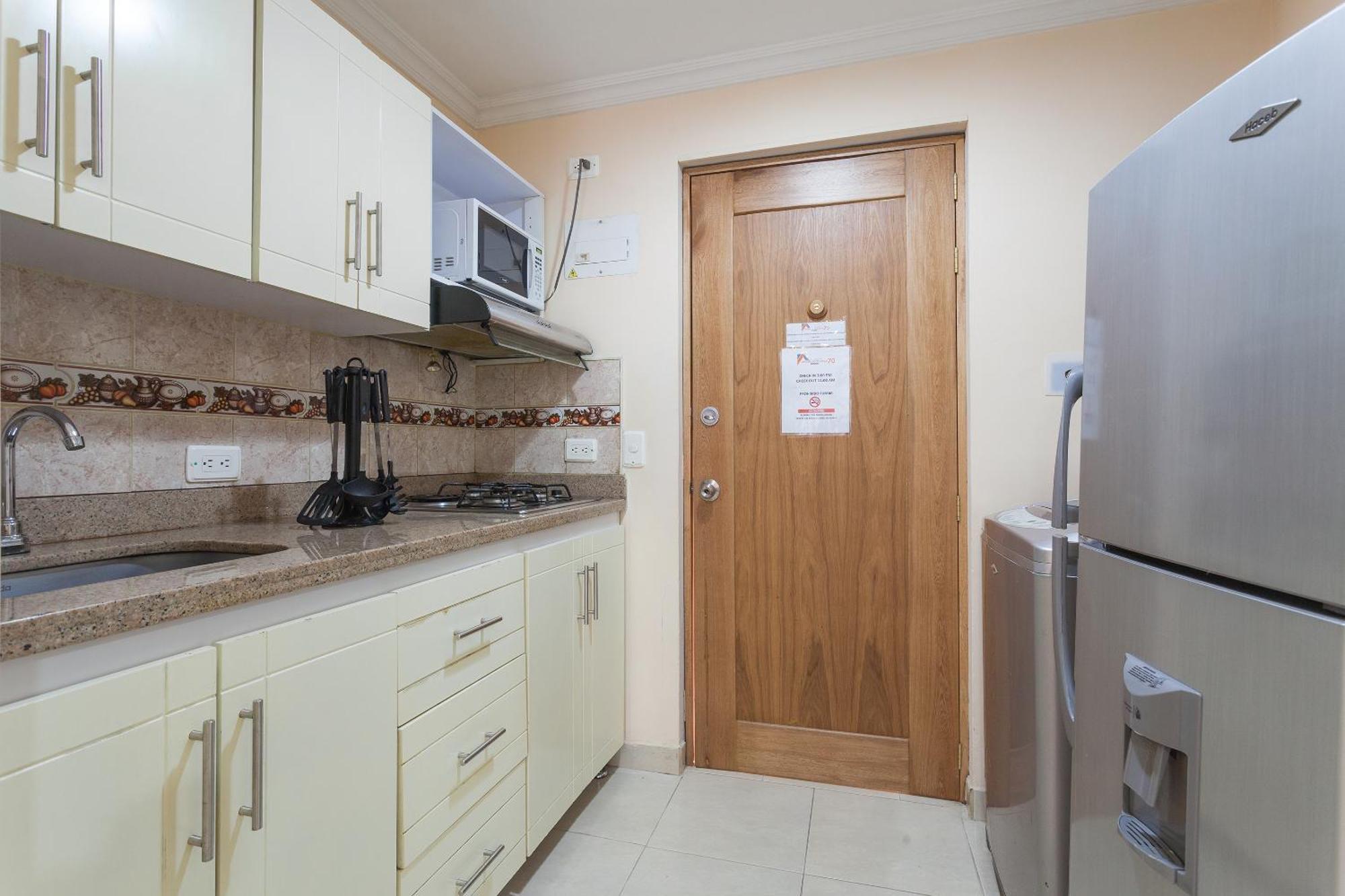 Apartamentos Laureles De La 70 Меделин Екстериор снимка