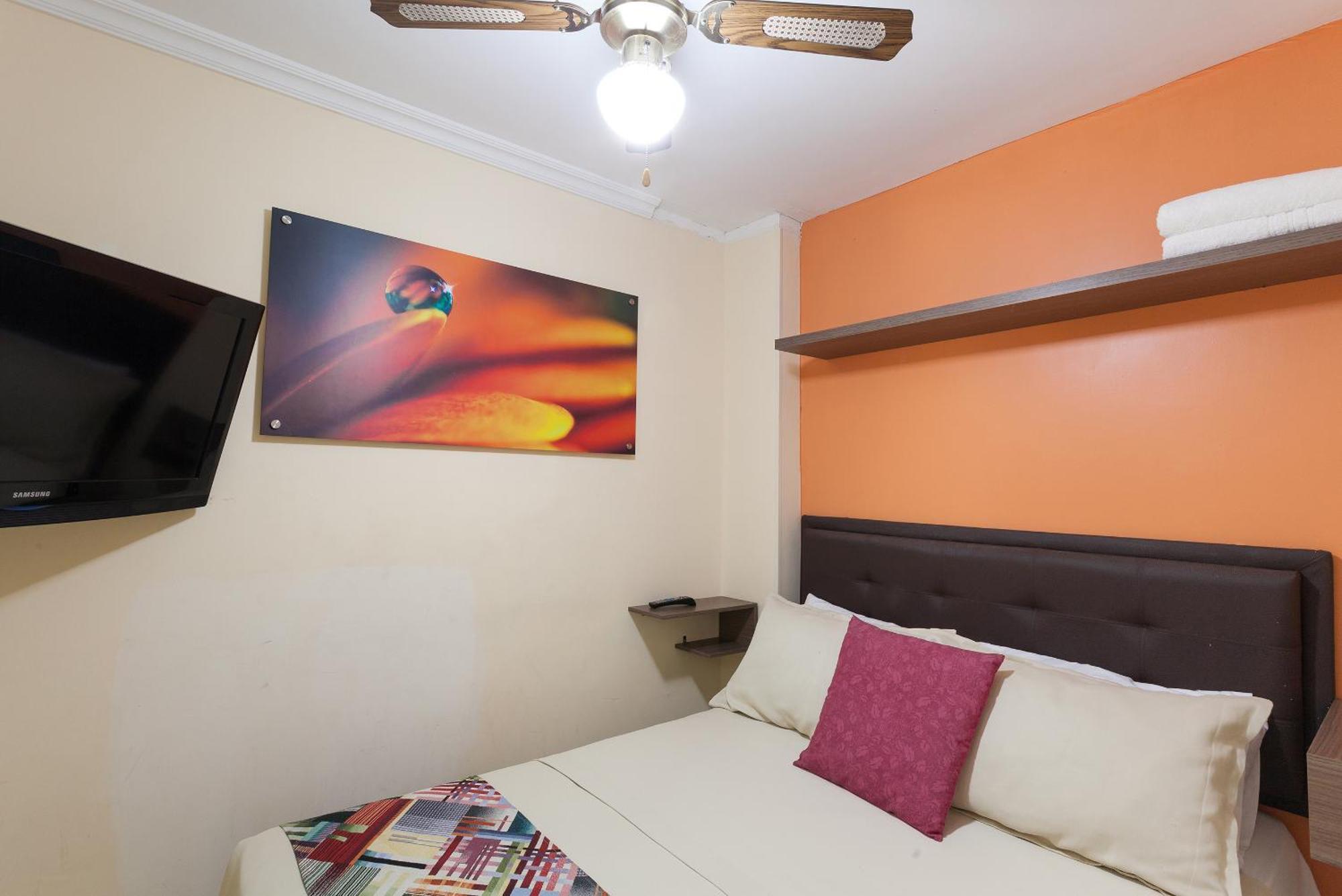 Apartamentos Laureles De La 70 Меделин Екстериор снимка