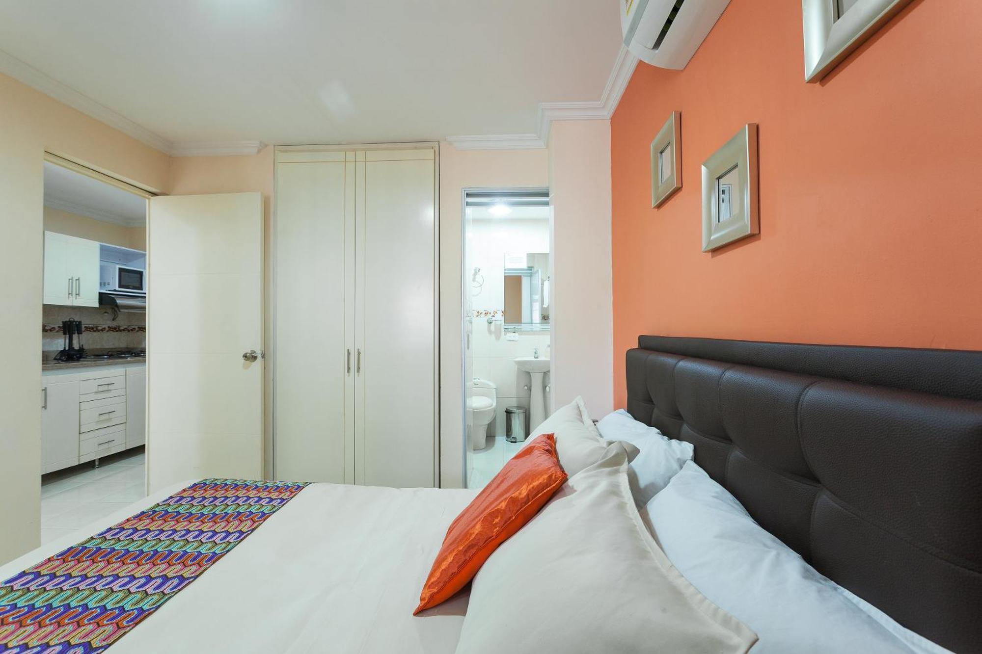 Apartamentos Laureles De La 70 Меделин Екстериор снимка
