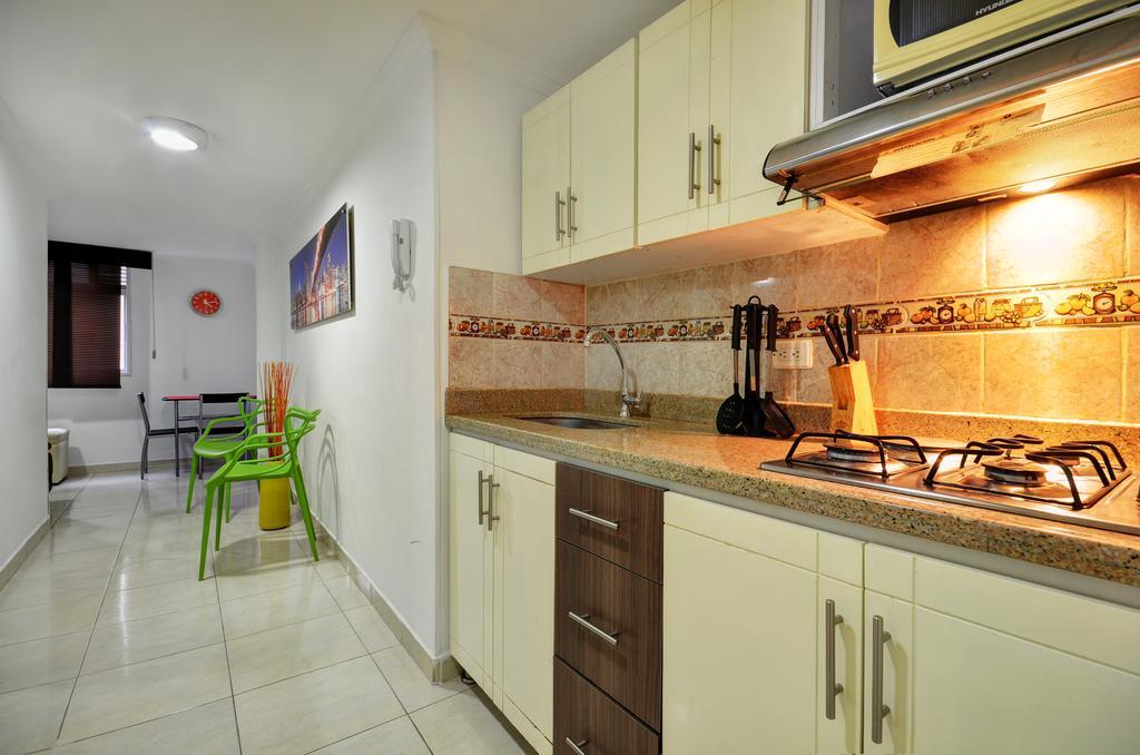 Apartamentos Laureles De La 70 Меделин Екстериор снимка