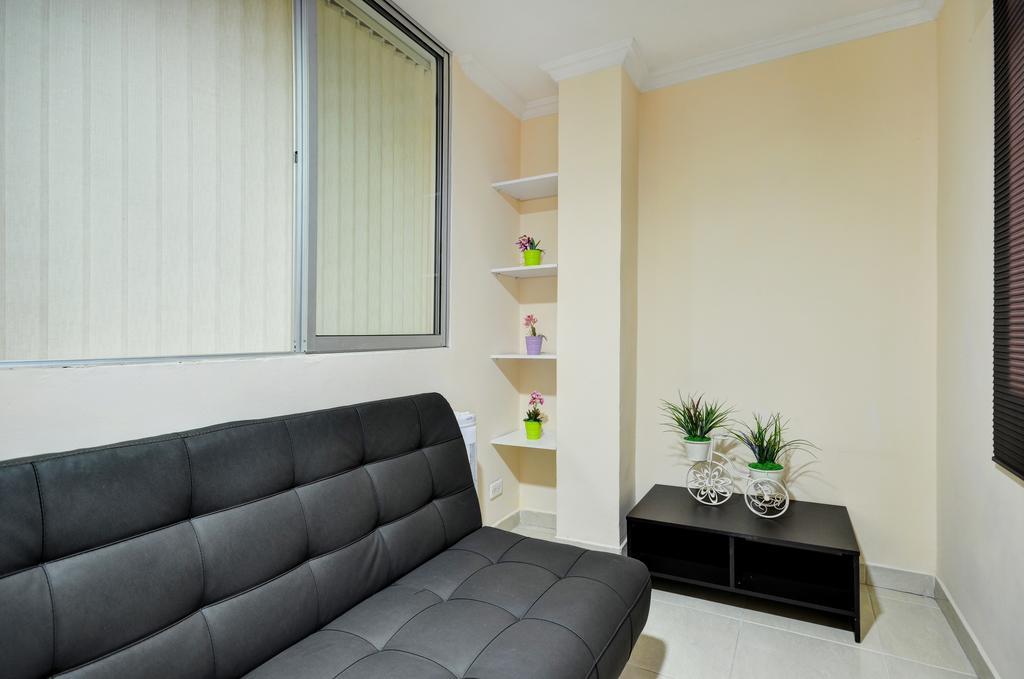 Apartamentos Laureles De La 70 Меделин Екстериор снимка