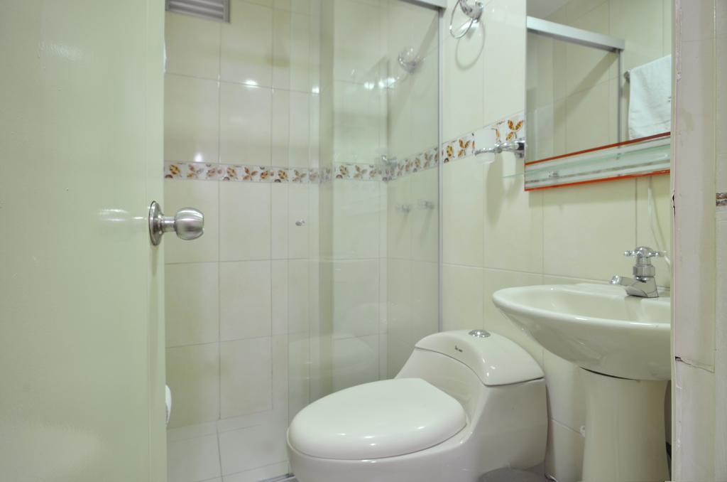 Apartamentos Laureles De La 70 Меделин Екстериор снимка